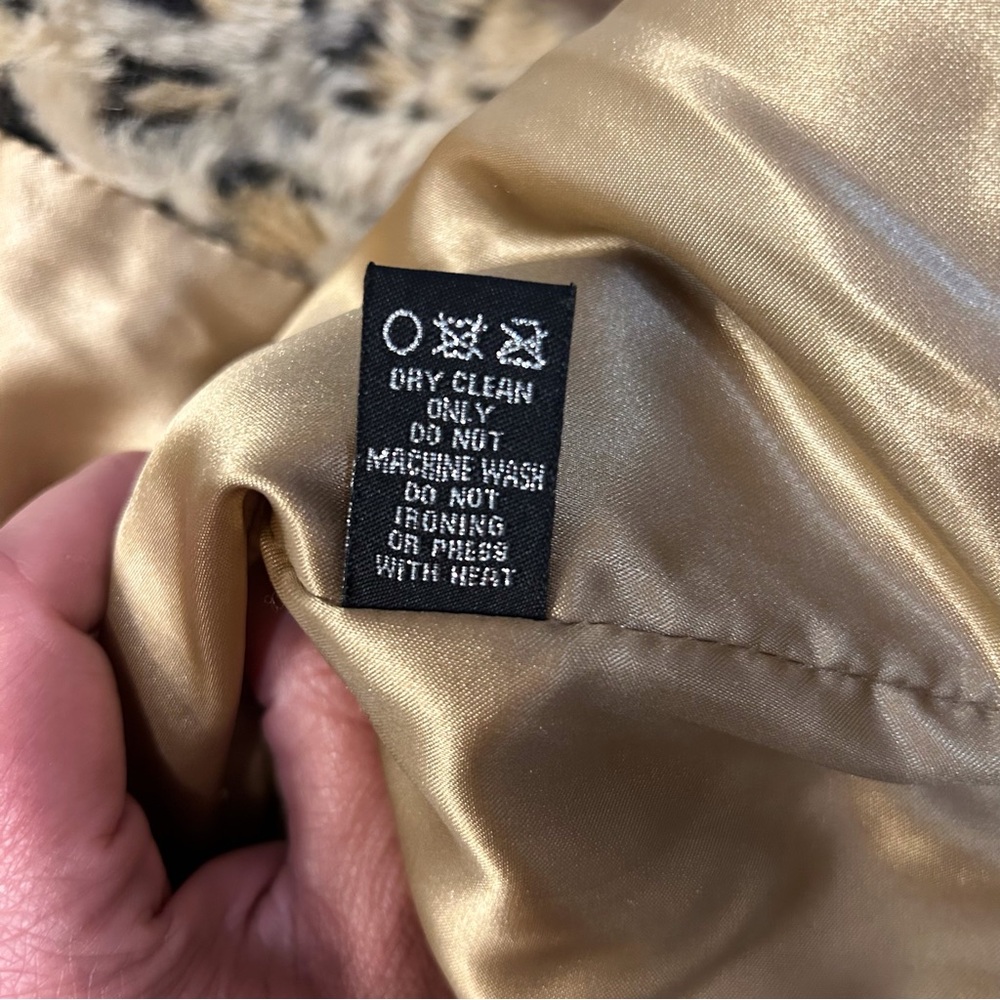 Luz Animal Print Cheetah Faux Fur 3/4 Sleeve Crop Coat - Picture 11 of 15